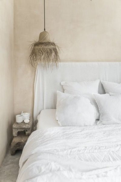 Round linen cushion 